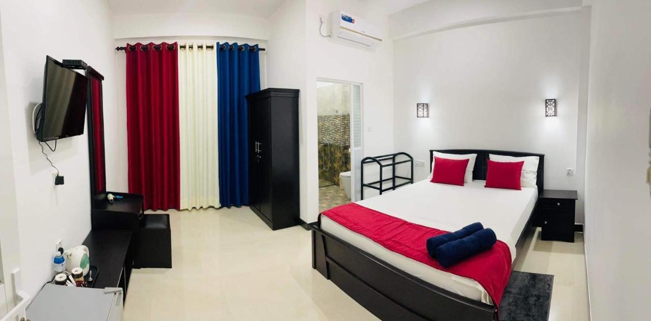 Funwhales Rest House Negombo Kültér fotó