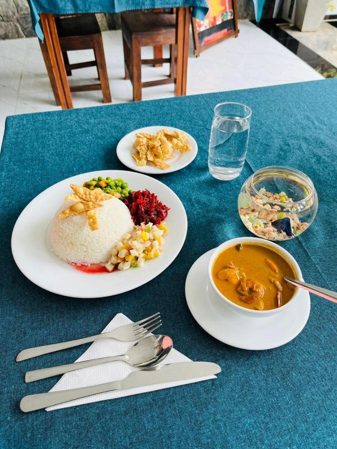 Funwhales Rest House Negombo Kültér fotó