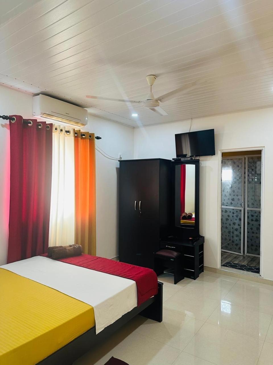 Funwhales Rest House Negombo Kültér fotó