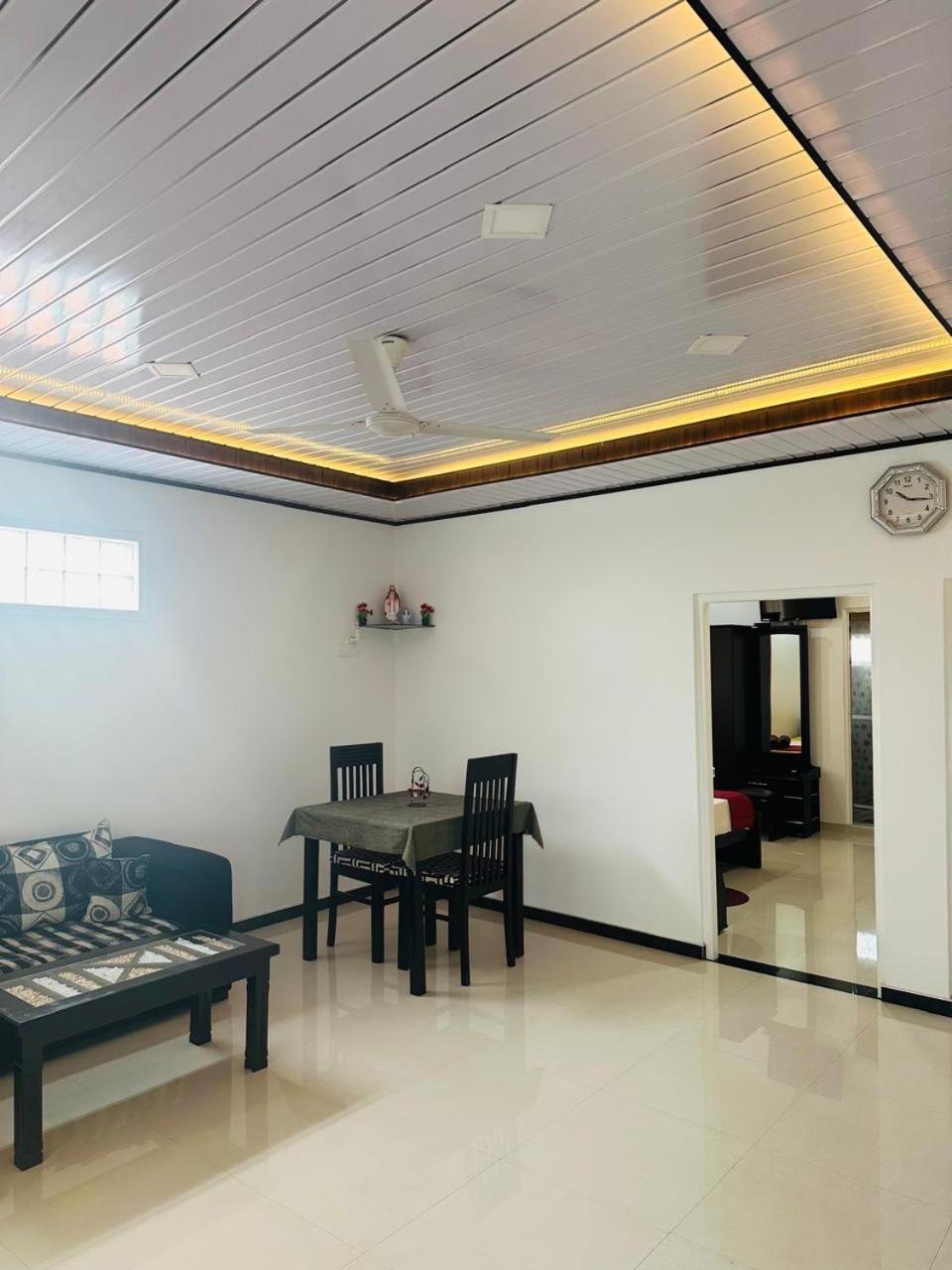 Funwhales Rest House Negombo Kültér fotó